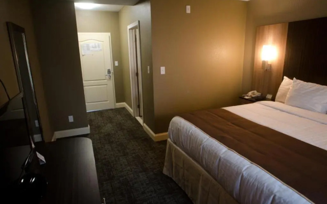 AAshram Hotel by Niagara River