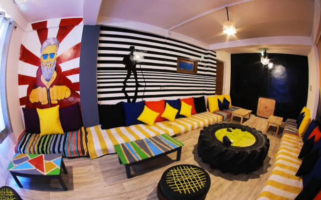 Whoopers Hostel Tosh
