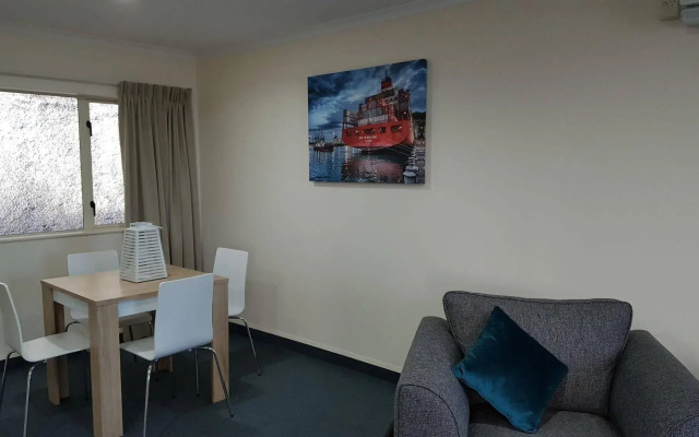 Breakwater Apartments