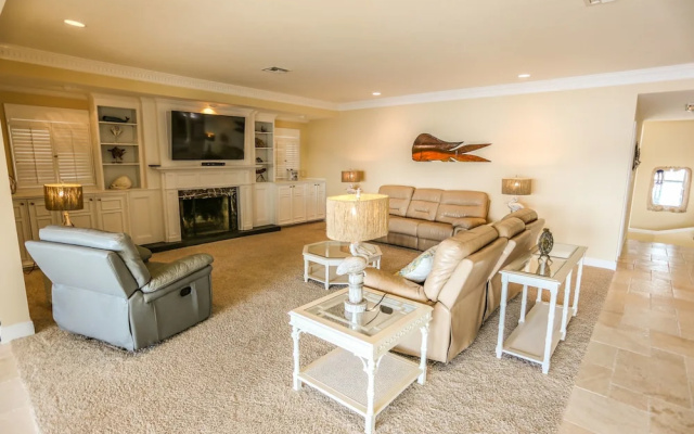 936 San Carlos