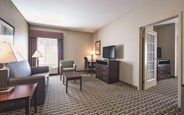 La Quinta Inn And Suites Lancaster