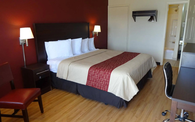 Americas Best Inn Scottsburg