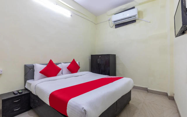 OYO 44037 Shree Palace