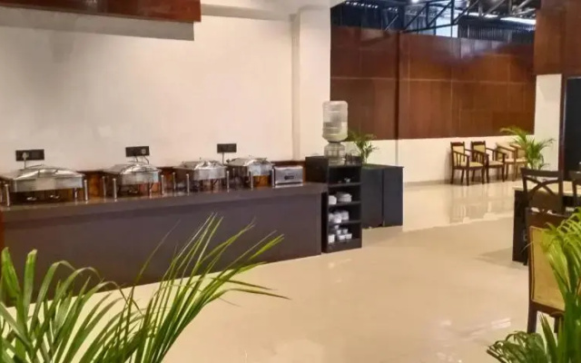 OYO 6645 Hotel Sapphire