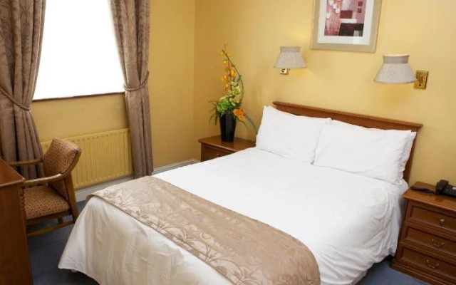 Leens Hotel