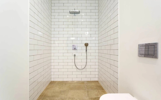 Contemporary Studio in Swiss Cottage