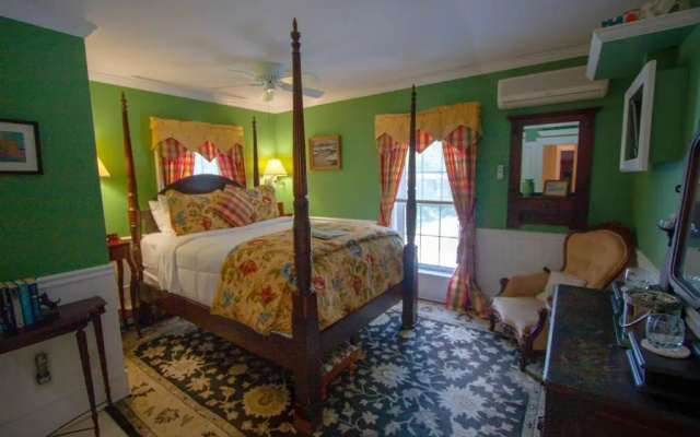 Phineas Swann Inn & Spa