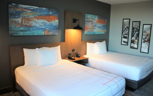 La Quinta Inn & Suites by Wyndham Bardstown