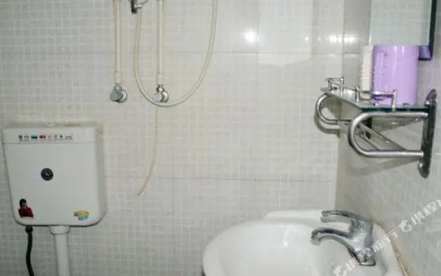 Longfeng Guesthouse