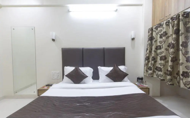 OYO 935 Hotel Palkhee