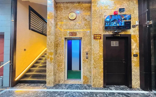 Hotel sadhana palace