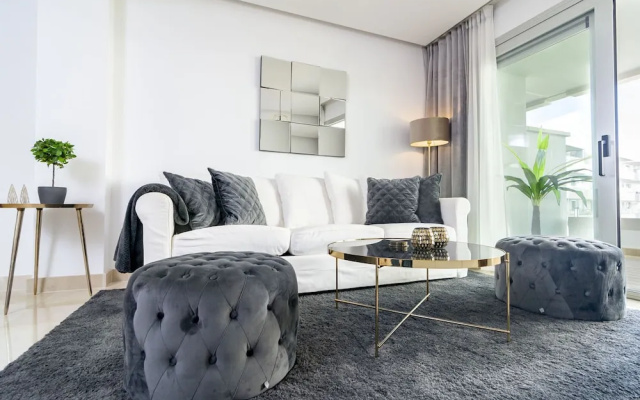 AE8 - Luxury 3 bedroom apartment in San Pedro