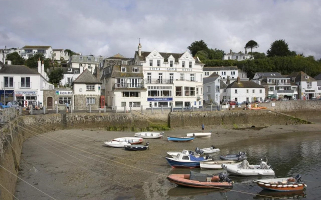 The Ship and Castle