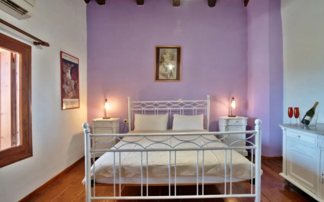 House and studio annexed - Ideal large families- Small village,close beaches
