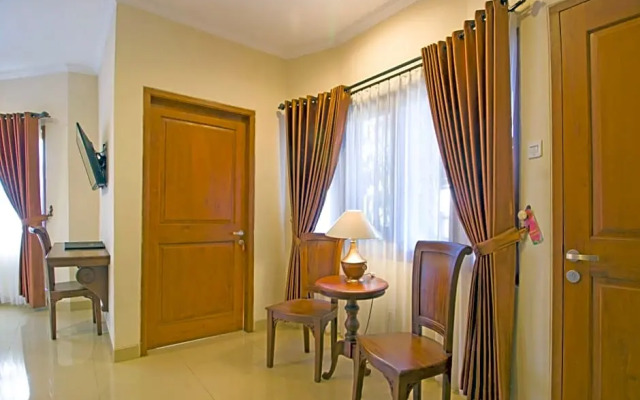 RedDoorz Premium At The Garden Suites Solo