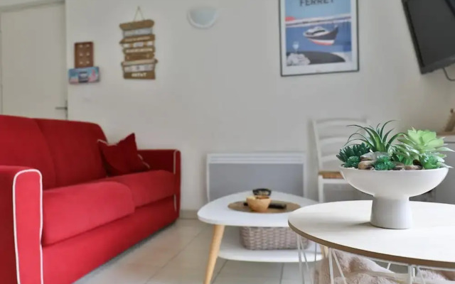 Stylish Villa in Parentis-en-born