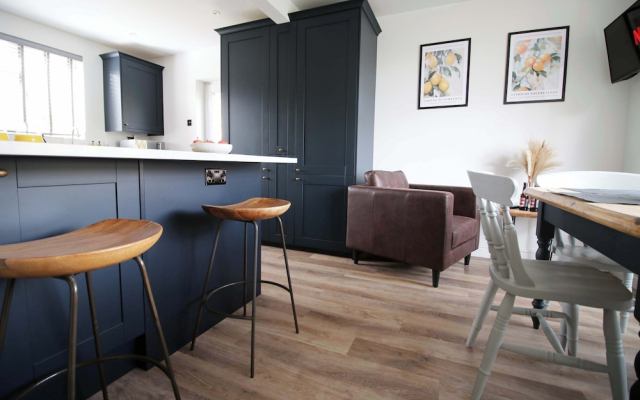 Stylish 3 Bed Home In Bath - Private Parking Wifi