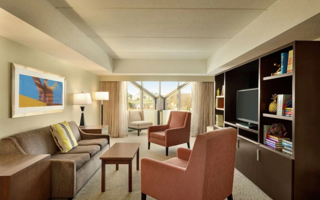 Brookfield Suites Hotel