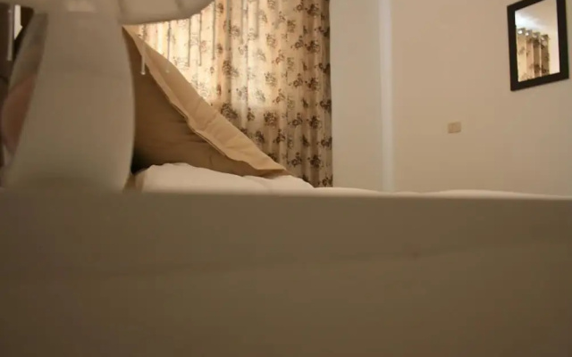 Hyatt Stones