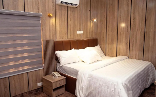 Enland Suites & Apartments