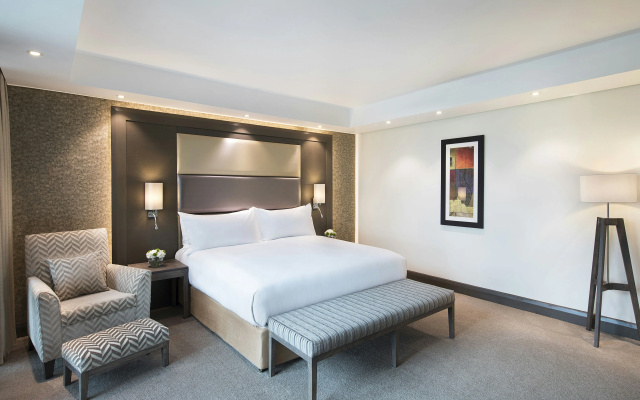 Legend Hotel Lagos Airport, Curio Collection by Hilton