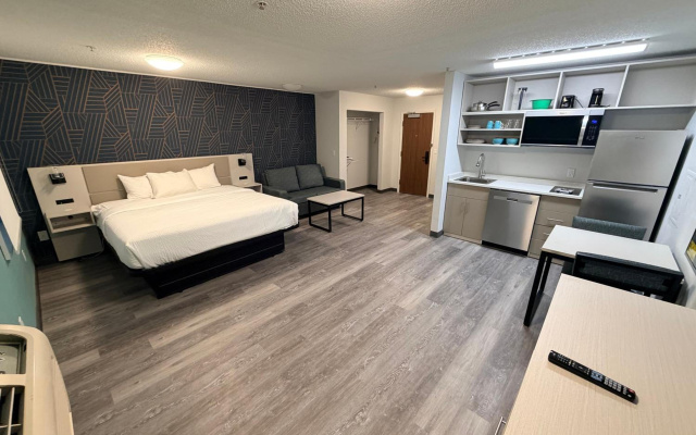 MainStay Suites Indianapolis Northwest - College Park