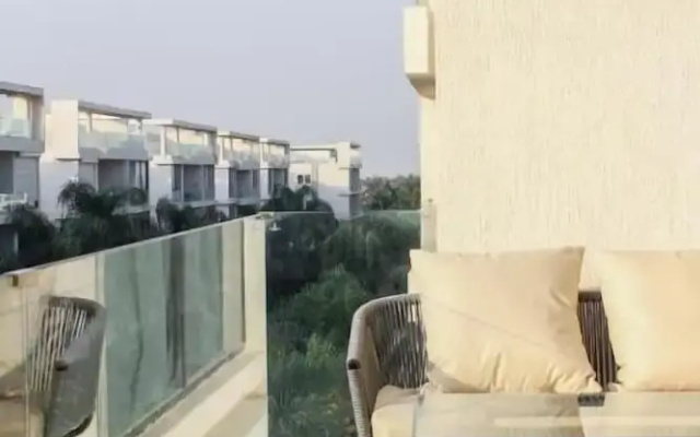 Sahara at Lake View Residence