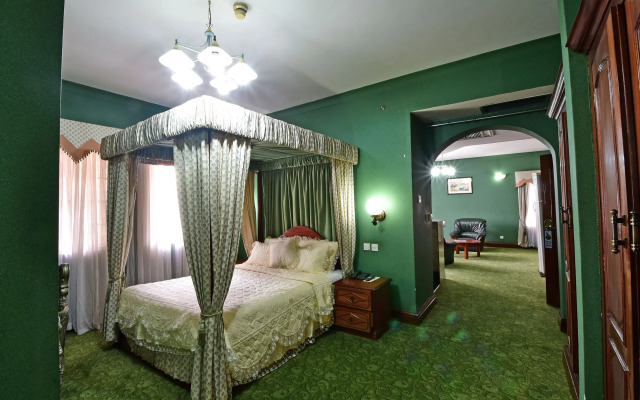 Grand Imperial Hotel