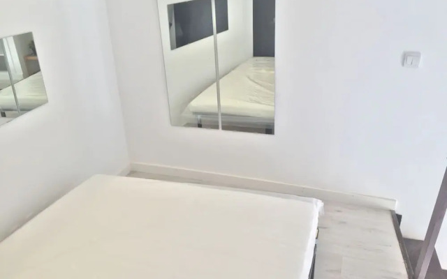 Estudio cercano a Plaza Castilla CBA1