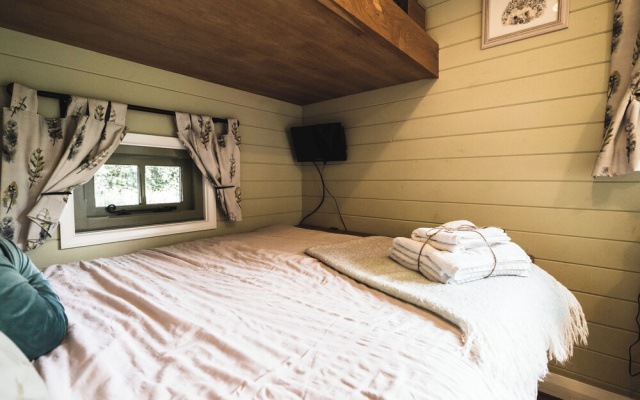 Little Otchan Shepherd's Hut