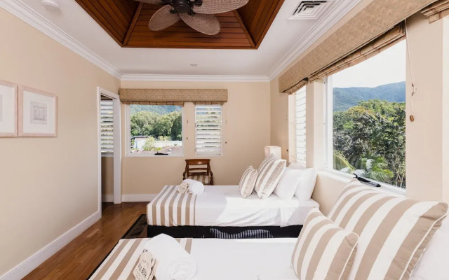 Villa Beach Palm Cove