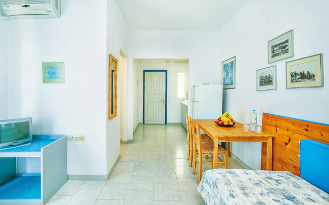 Faros Apartments
