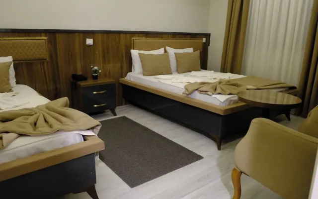 Grand Diamond Hotel