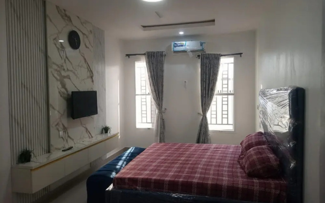 Shimawa-house-sleeps4-luxury&privacy-24/7 Security