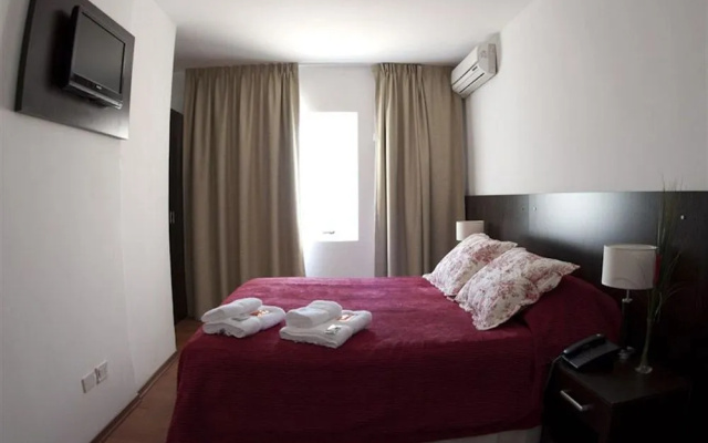 Nuñez Suites