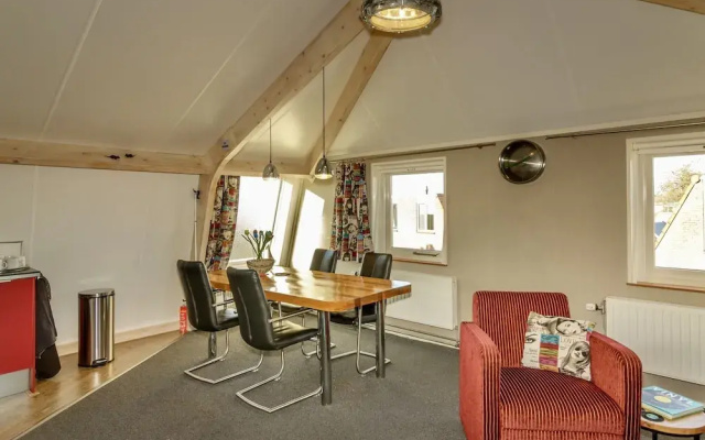 Home With Vinyls, Bikes and Waterways