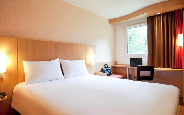 ibis Sisteron