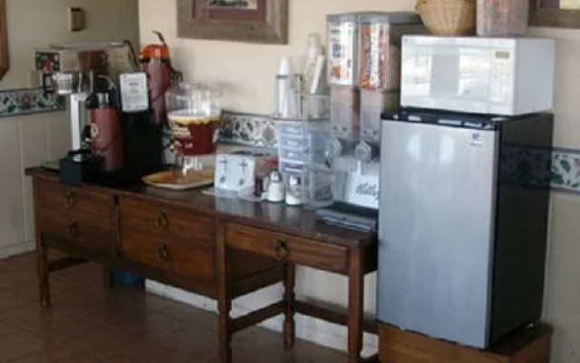 Knights Inn & Suites - Canyon