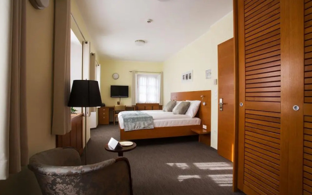 Hotel and guest house Triglav Dobrna