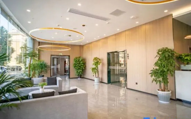 Yuehao Hotel (Ningguo High-Speed Railway Station)