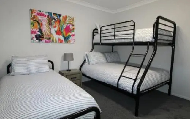 Dolphin Court 1 1 Gowing Street
