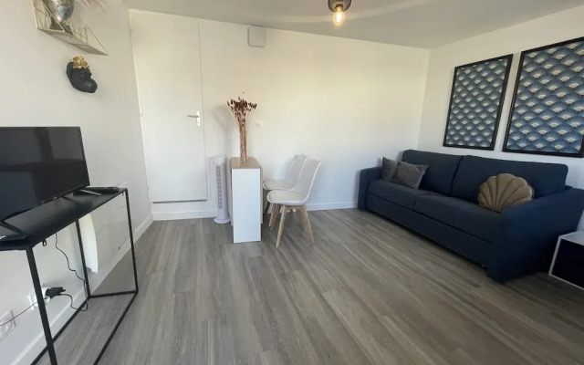 Apartment in Le Mans With Private Parking