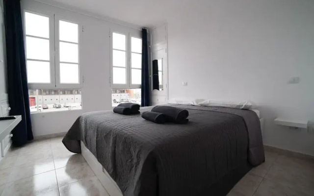 Harbour Apartment with Sea View