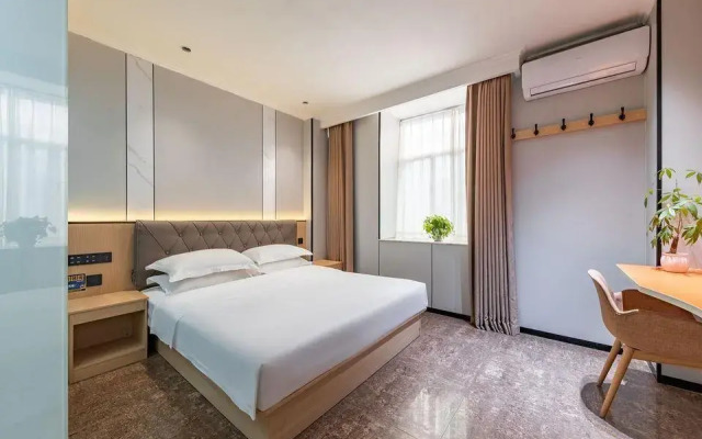 Jingang Hostel (Shenzhen Longhua Bus Station)