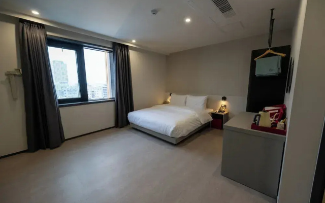 Cheomdan Hotel