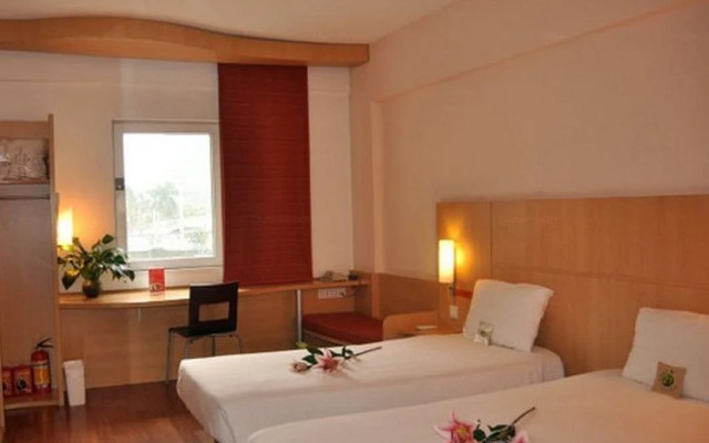 Hotel Ibis Zhongshan The Center