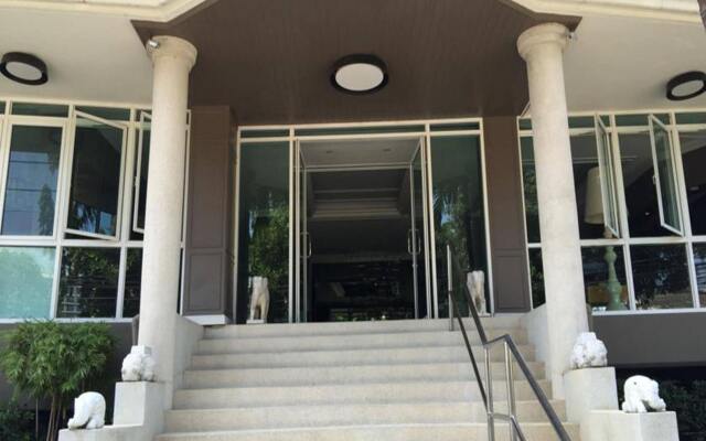Отель Garden Paradise Hotel & Serviced Apartment Таиланд, Паттайя - отзывы, цены и фото номеров - забронировать отель Garden Paradise Hotel & Serviced Apartment онлайн вид на фасад
