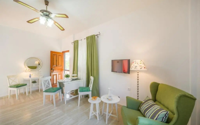 Kariá Holiday Home