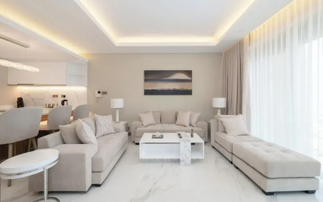 Holistay luxury collection1BR Dubai mall