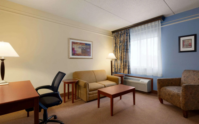 Ramada by Wyndham Fargo